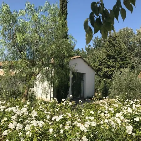Mas De Caustes Bed & Breakfast 3*